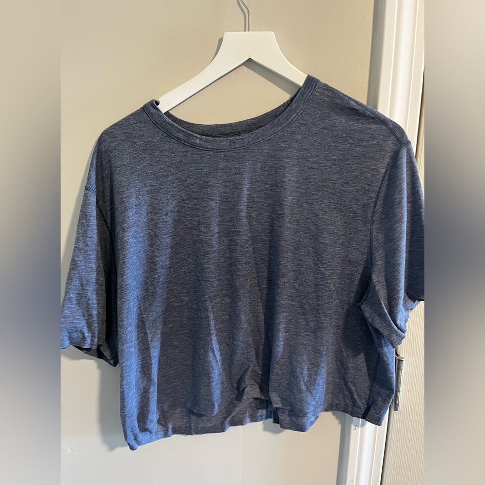 lululemon tee